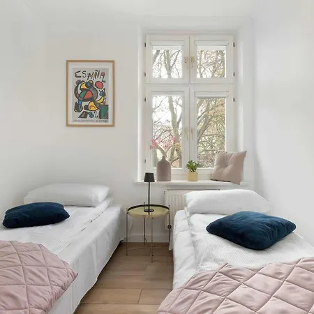 Family Near The In By Renters *