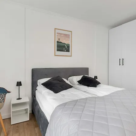 Апартаменти Family Near The In By Renters