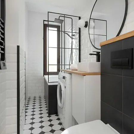 Family Near The In By Renters *